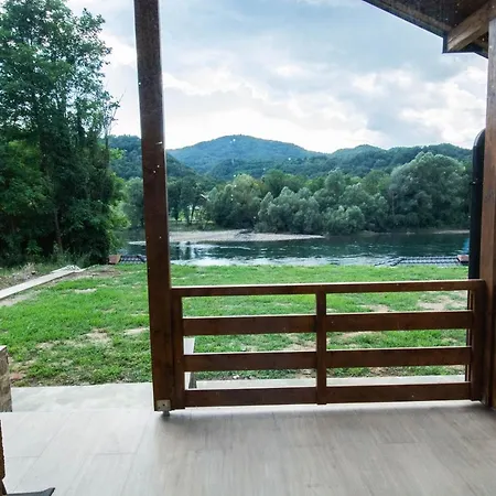 Zavicaj Gornja Tresnjica Сasa de vacaciones